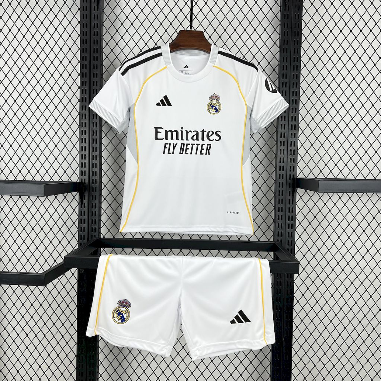 Conjunto Infantil Real Madrid local blanco 2025/26