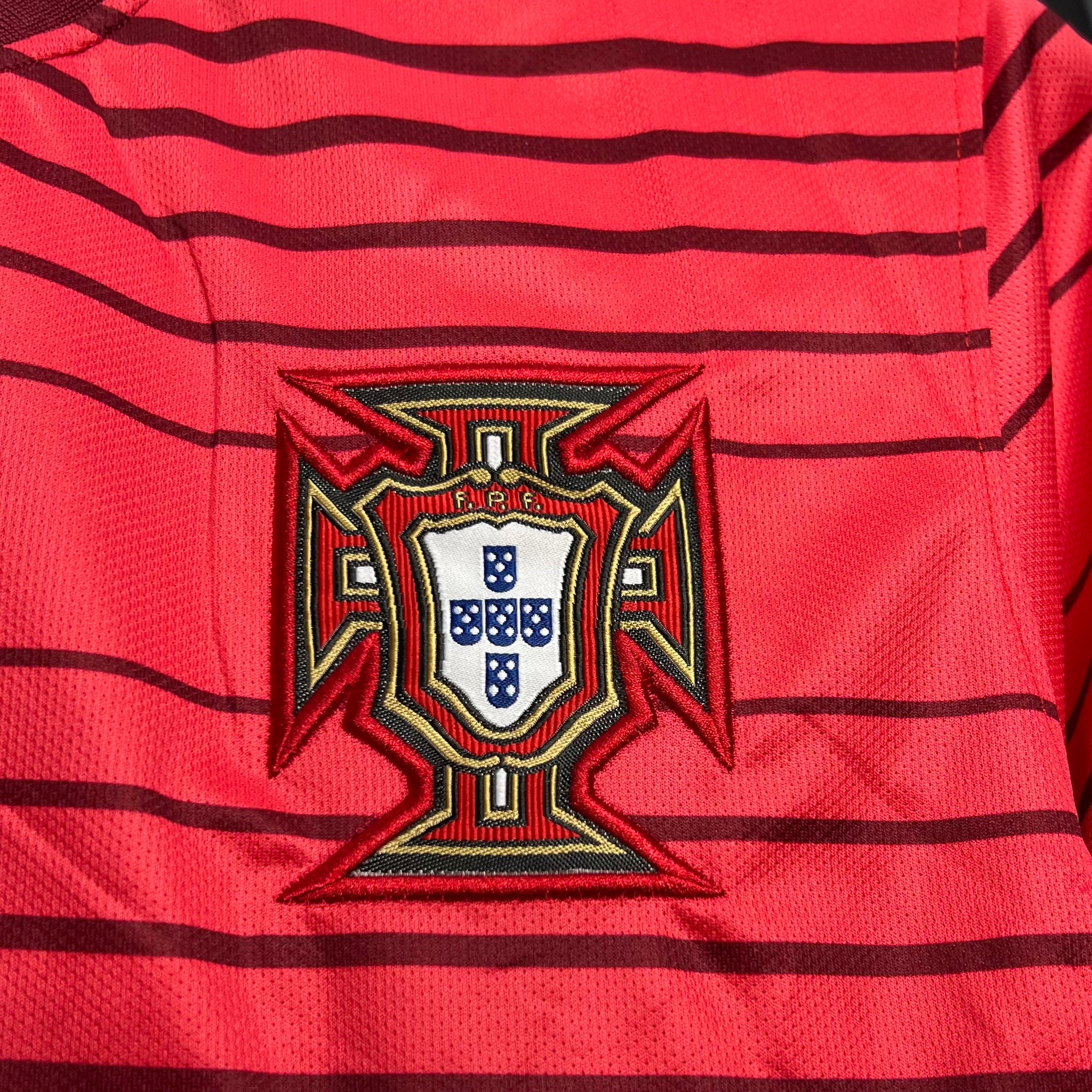 Camiseta Portugal roja retro 2014