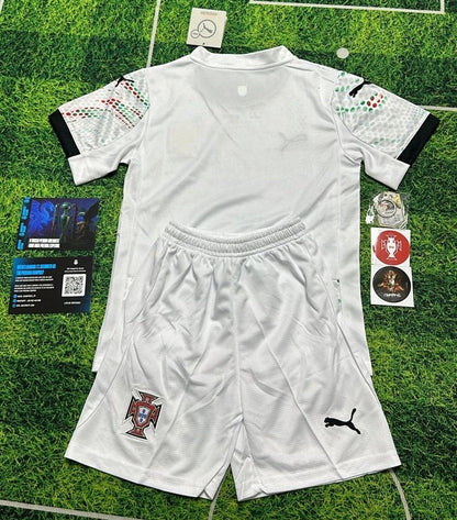Conjunto infantil Selección Portugal blanco alternativo 2025