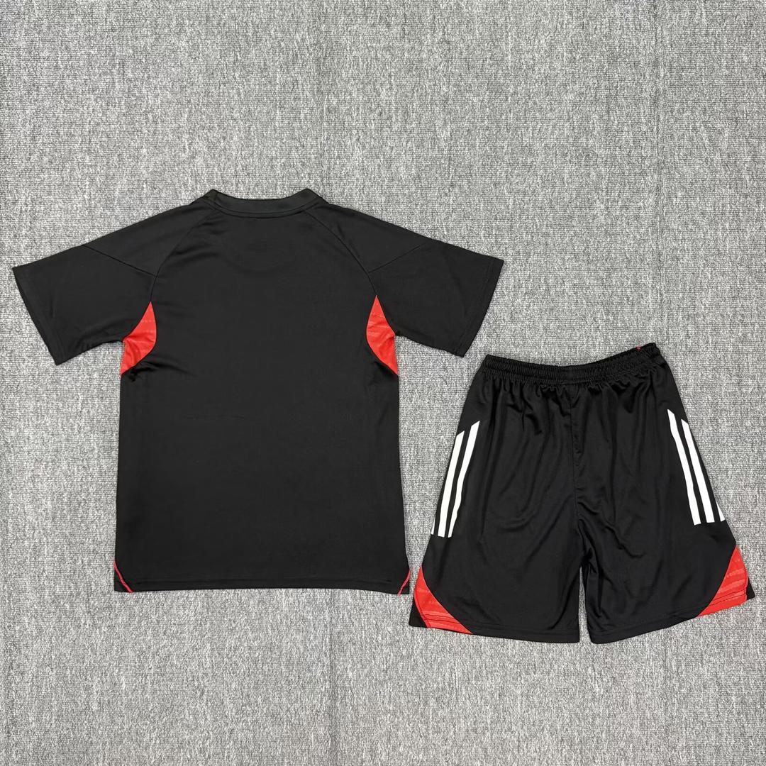 Conjunto infantil entrenamiento negro 2025/26