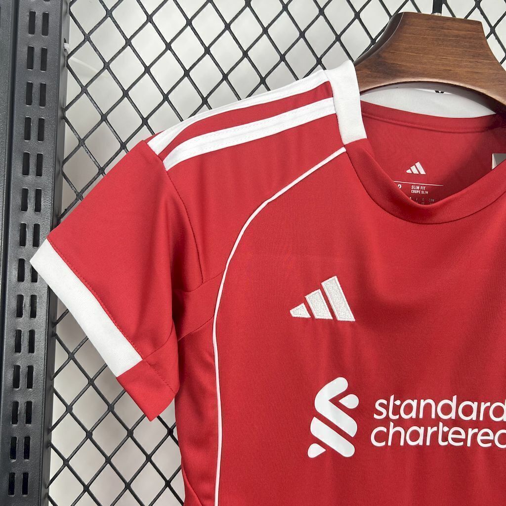 Conjunto Infantil Liverpool Local 2025/26