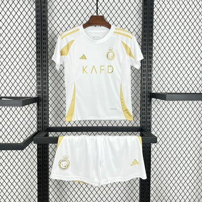 Conjunto infantil Al Nassr blanco y dorado 24/25