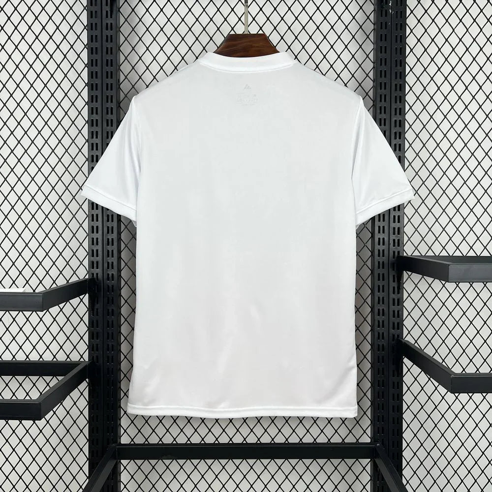 Camiseta concept blanca y roja 2026/27
