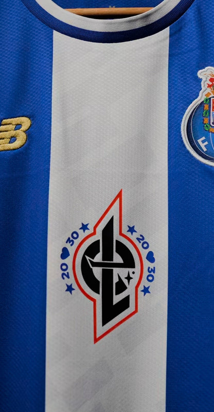 Camiseta DIOGO J - homenagem equipación azul/blanco 2025/26 síbolo bordado