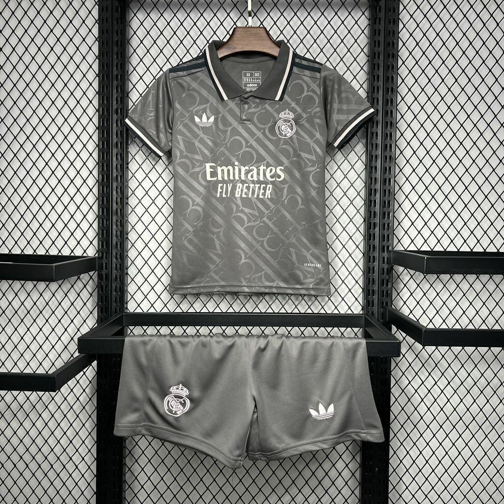 Conjunto Infantil Real Madrid gris third 2024/25