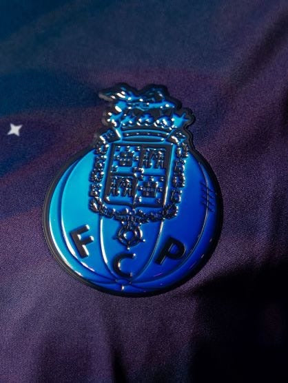 Camiseta CELESTIAL especial azul de apoio à APAV 2024/25
