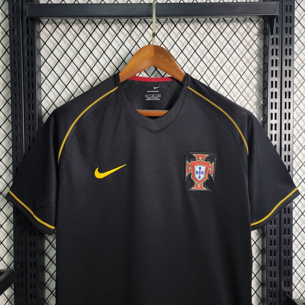 Camiseta Portugal retro negra 2006