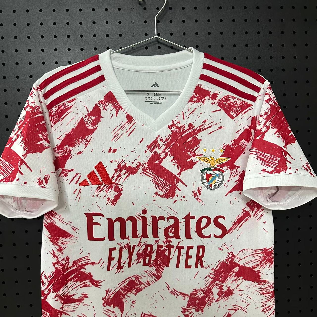 Camiseta concept exclusiva roja y blanca 2026/27 - LANZAMIENTO