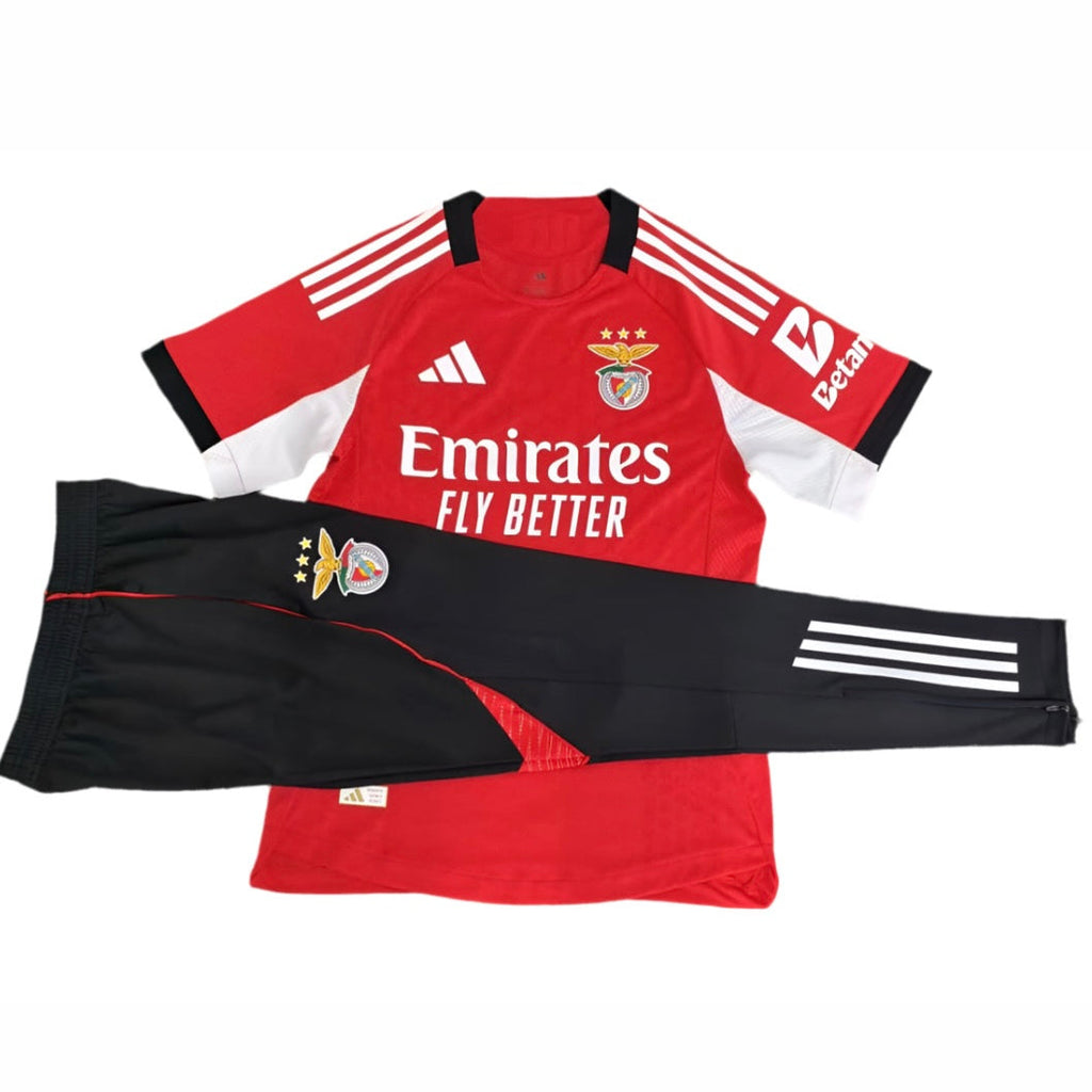Conjunto pantalón y camiseta roja 2025/26