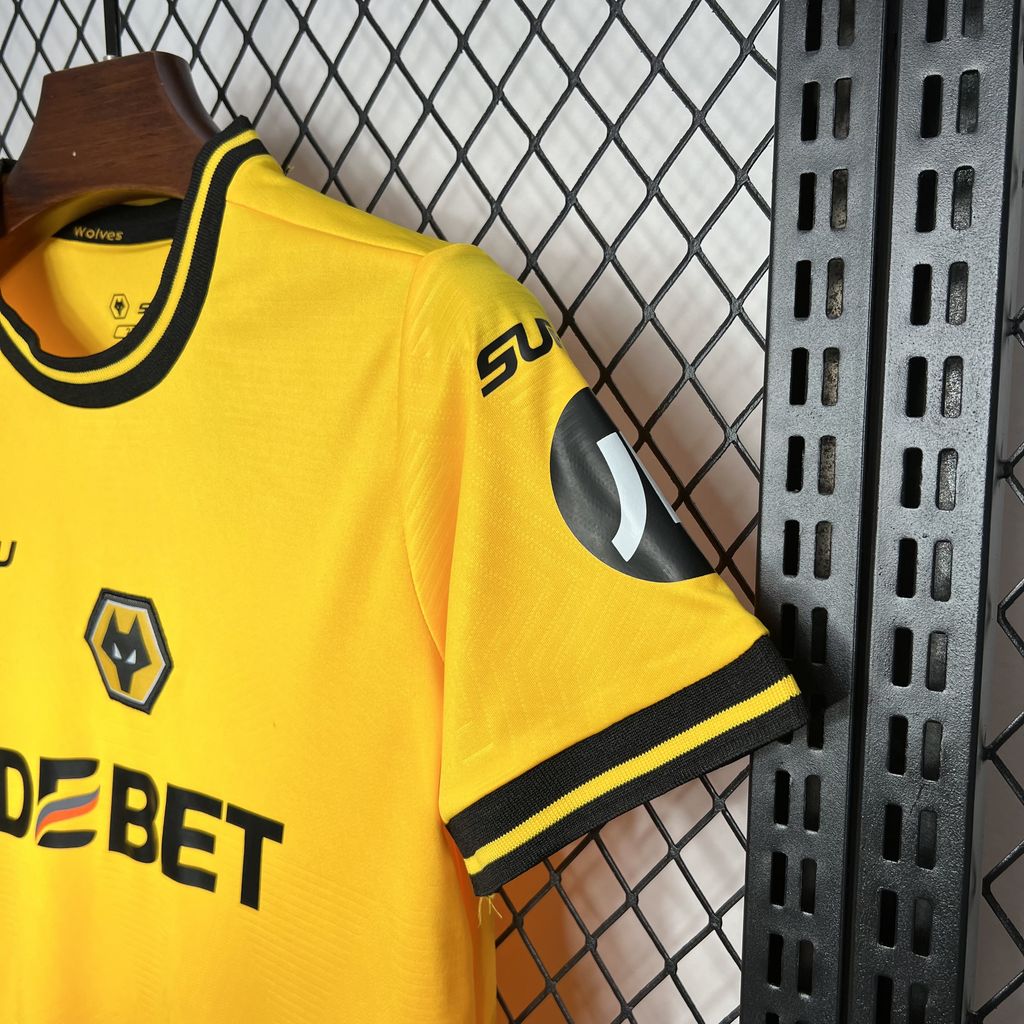 Conjunto Infantil Wolverhampton Local 2024/25