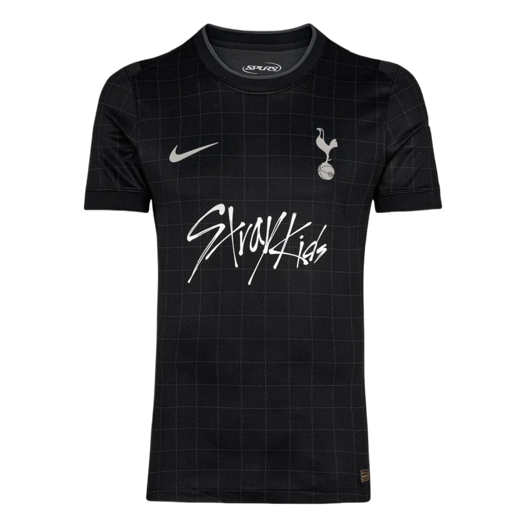 Camiseta Tottenham Hotspur x Stray Kids negra 2025/26