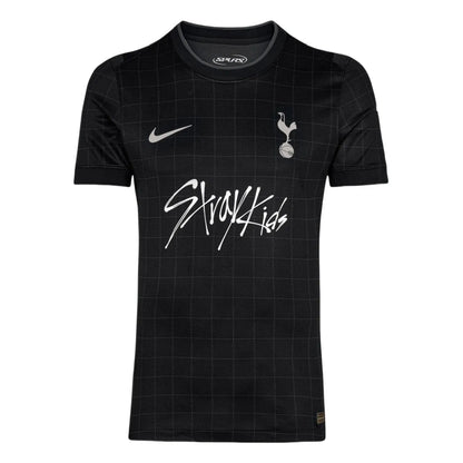 Camiseta Tottenham Hotspur x Stray Kids negra 2025/26