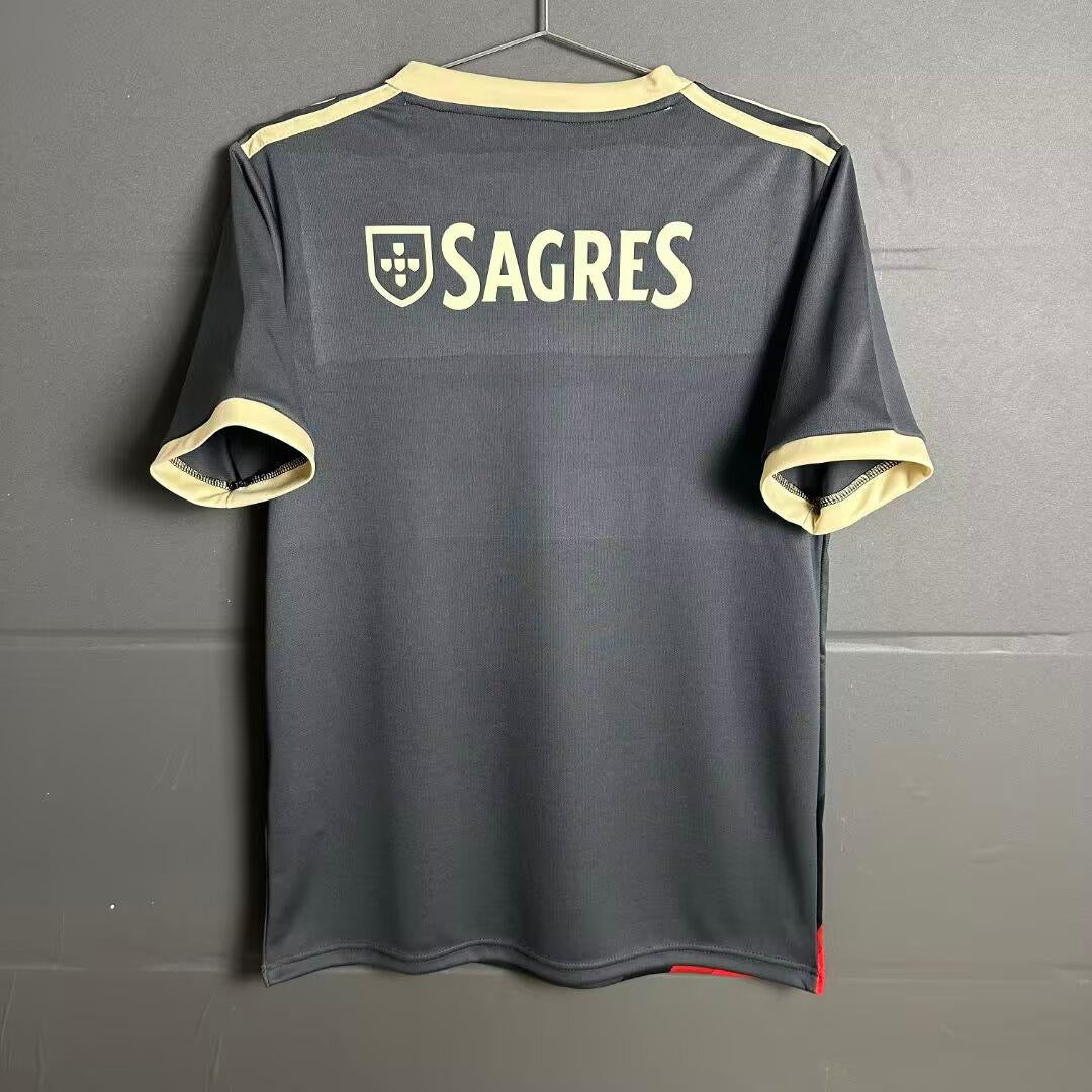 Camiseta concept negra y roja 2026/27