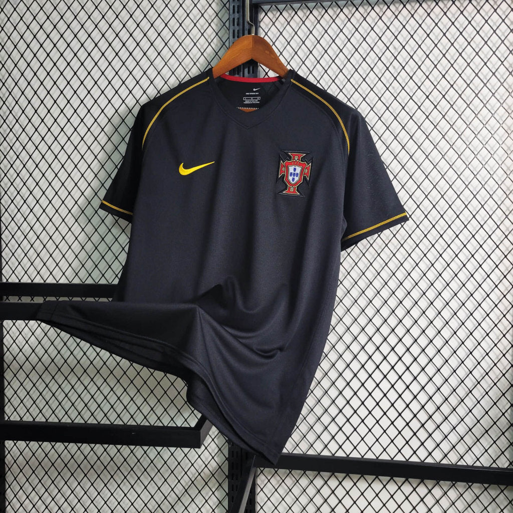 Camiseta Portugal retro negra 2006