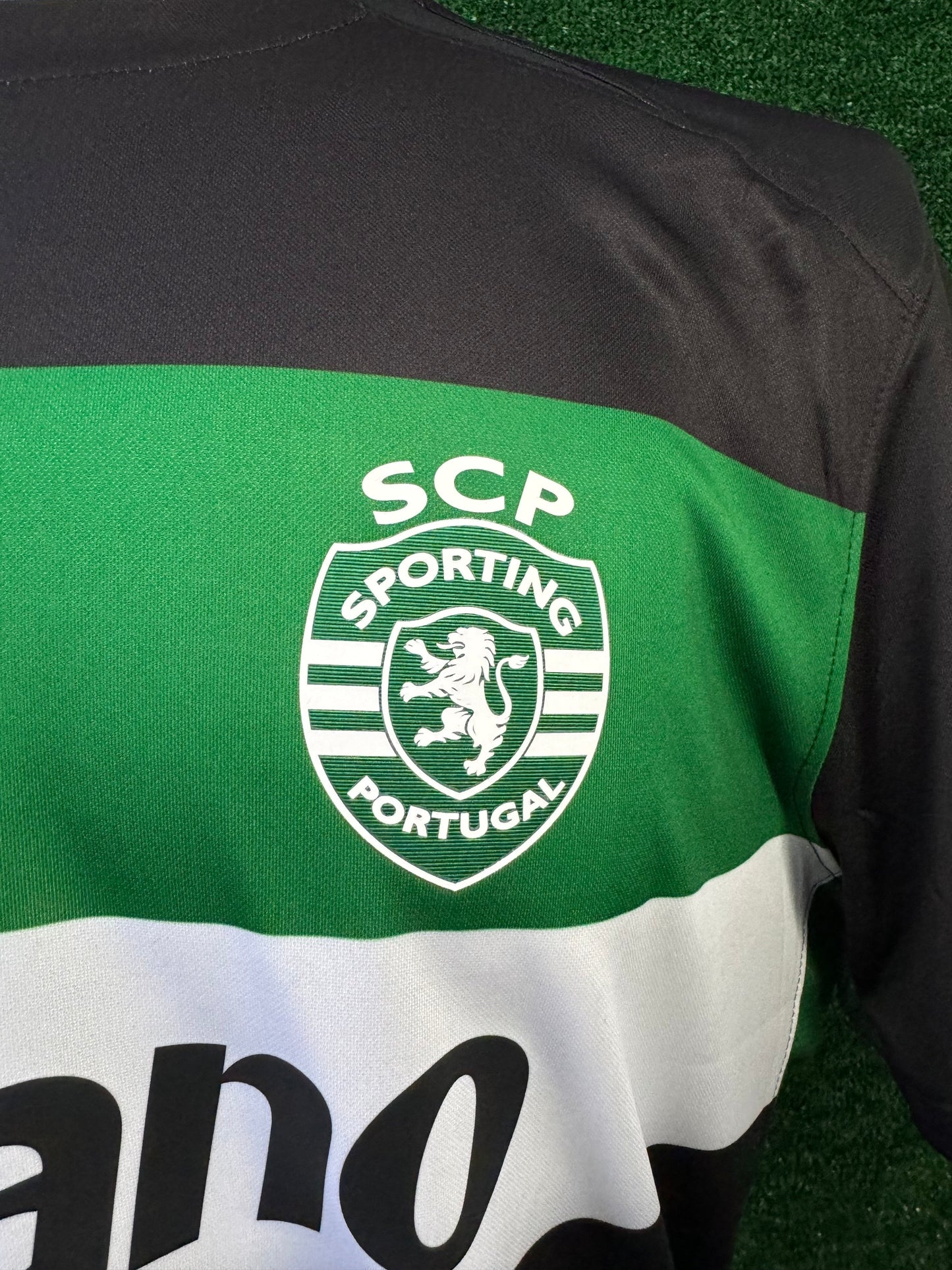 Camiseta principal verde/blanca/negra 2024/25