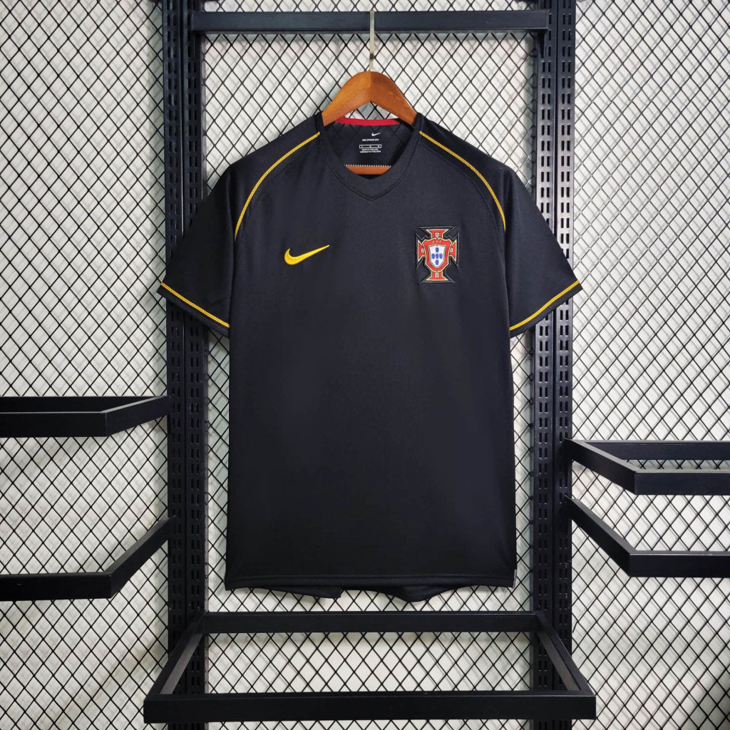 Camiseta Portugal retro negra 2006
