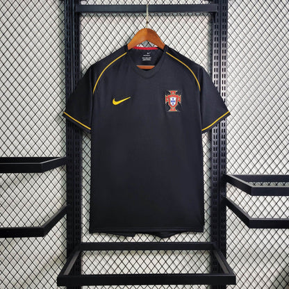 Camiseta Portugal retro negra 2006