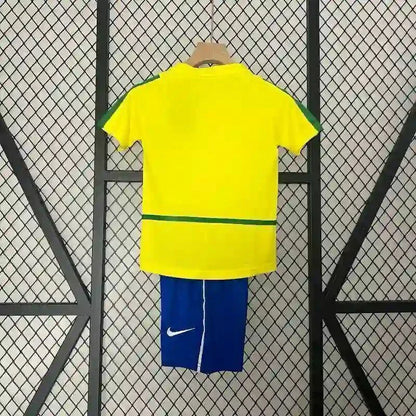 Conjunto Infantil retro Brasil principal 2002 - amarilla