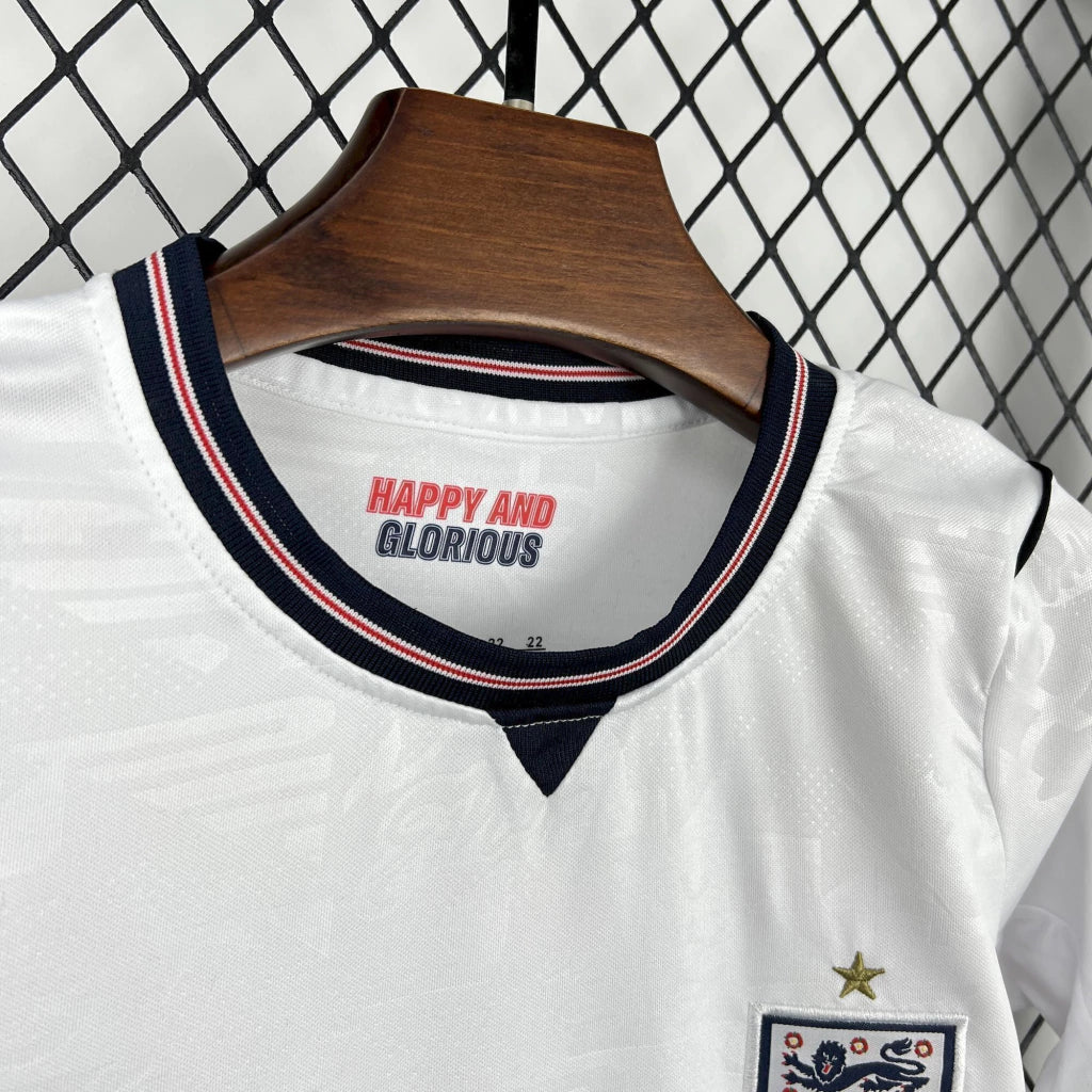 Conjunto infantil Selección Inglaterra principal blanca COPA DEL MUNDO 2026