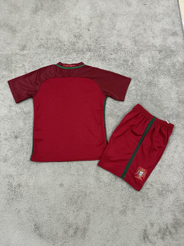 Conjunto infantil Portugal retro 2016