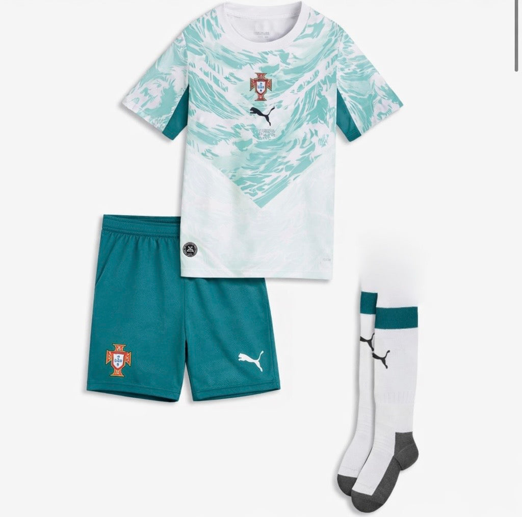Conjunto infantil COM MEIAS Selección de Portugal alternativo verde - pantalón corto verde COPA DEL MUNDO 2026