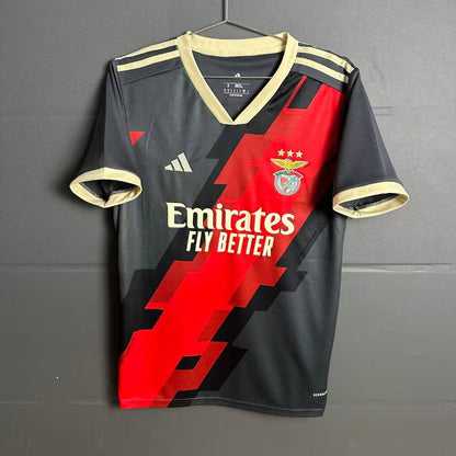 Camiseta concept negra y roja 2026/27