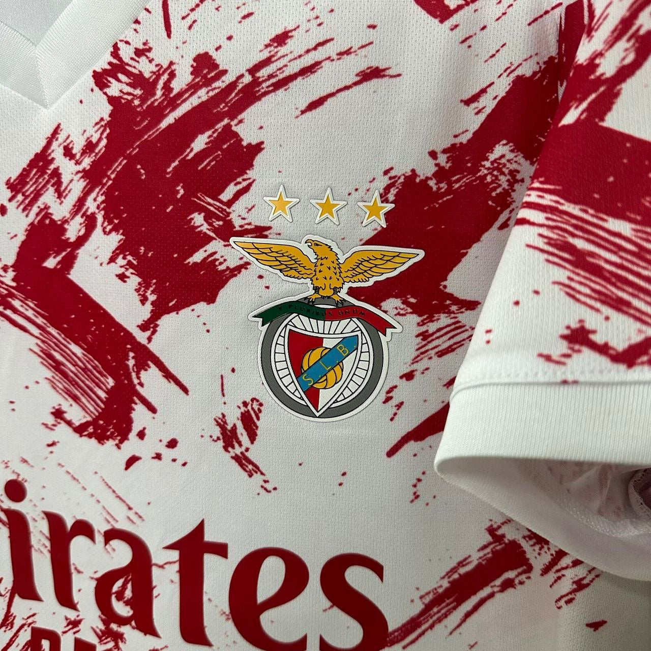 Camiseta concept exclusiva roja y blanca 2026/27 - LANZAMIENTO
