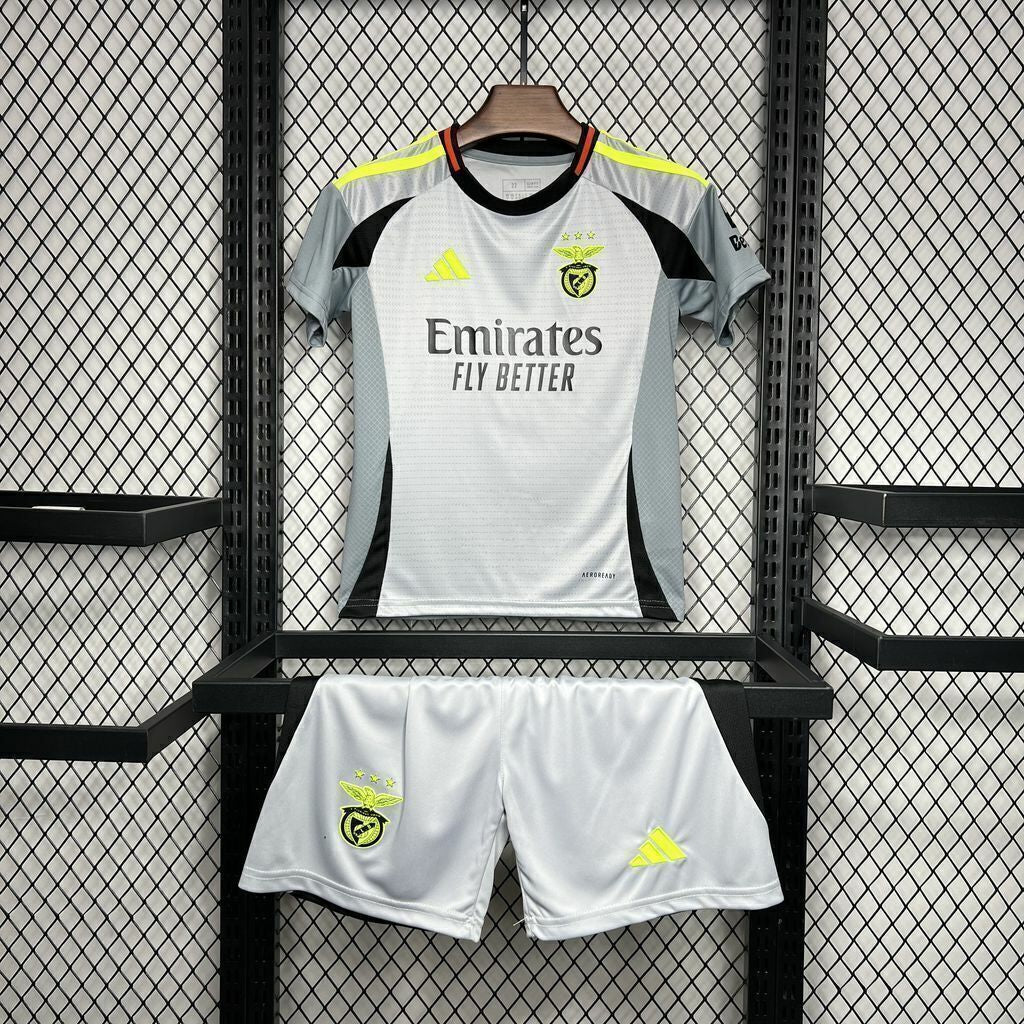 Conjunto infantil tercera equipación 2024/25 gris