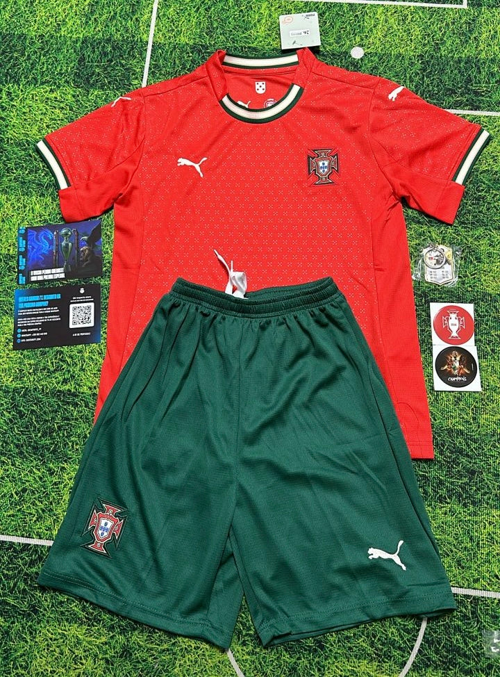 Conjunto infantil Selección de Portugal rojo principal 2025