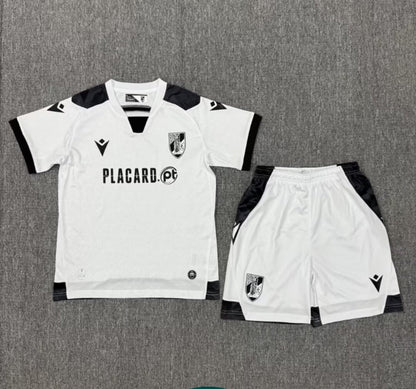 Conjunto infantil Vitória Guimarães principal blanca 2025/26