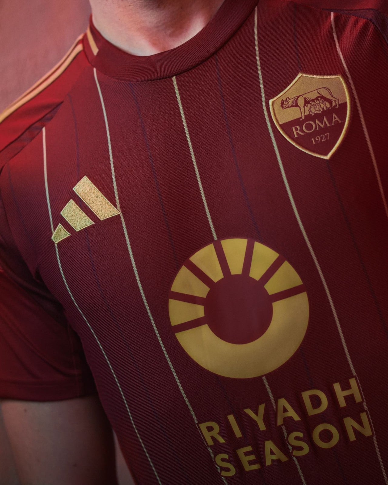 Camiseta Roma Local 2024/25