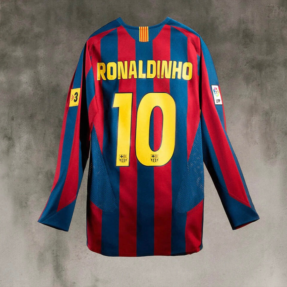 Camiseta MANGA LARGA Barcelona Home Ronaldinho Retro 2005/06 - Roja y Azul REEDICIÓN