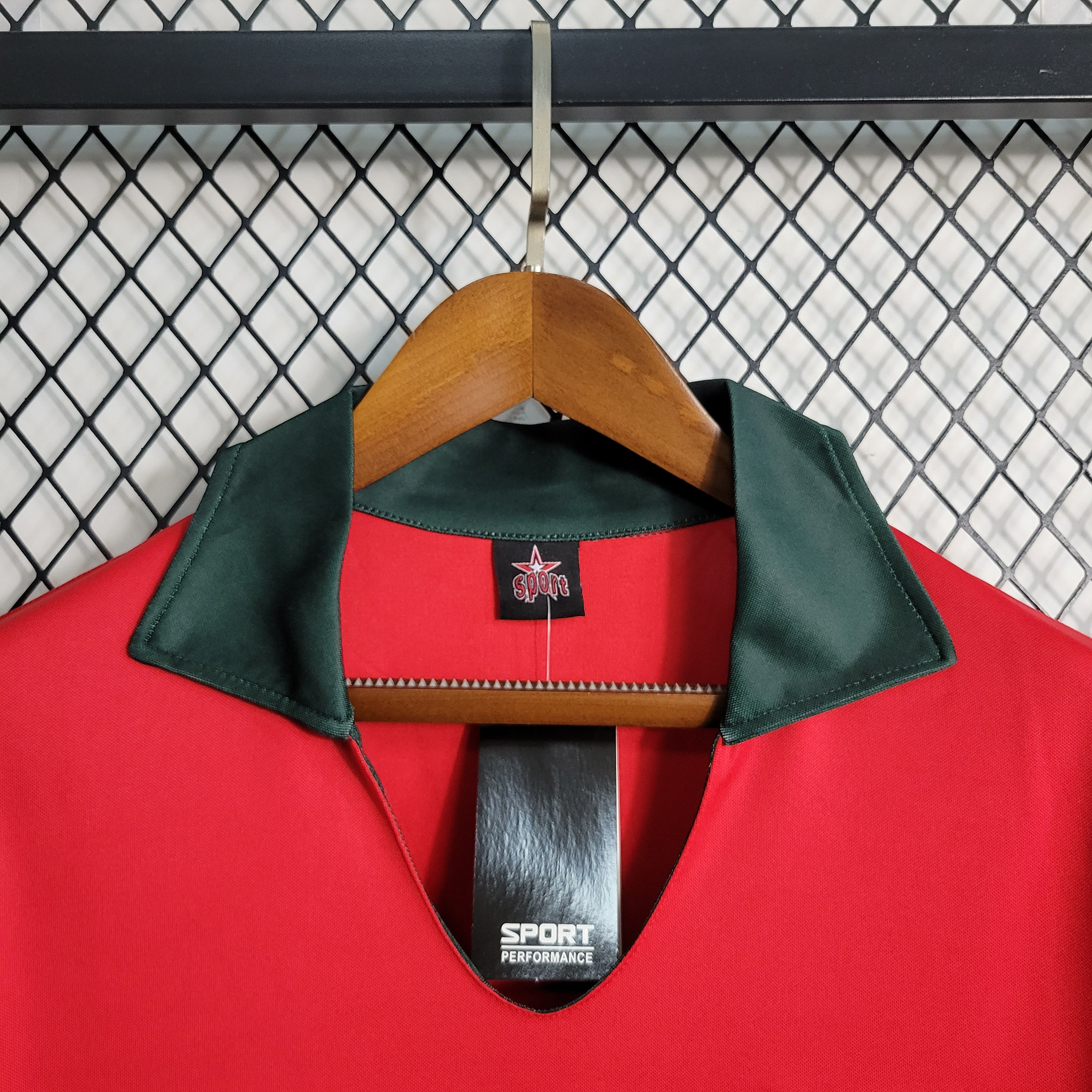 Camiseta Portugal retro roja 1972