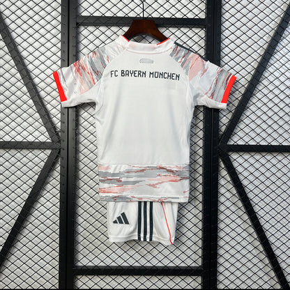 BAYERN DE MUNICH II 25/26 CONJUNTO INFANTIL