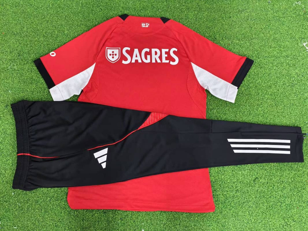 Conjunto pantalón y camiseta roja 2025/26