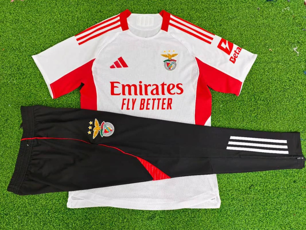 Conjunto pantalón y camiseta blanca 2025/26