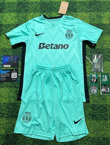 Conjunto infantil COM MEIAS tercera equipación verde 2025/26