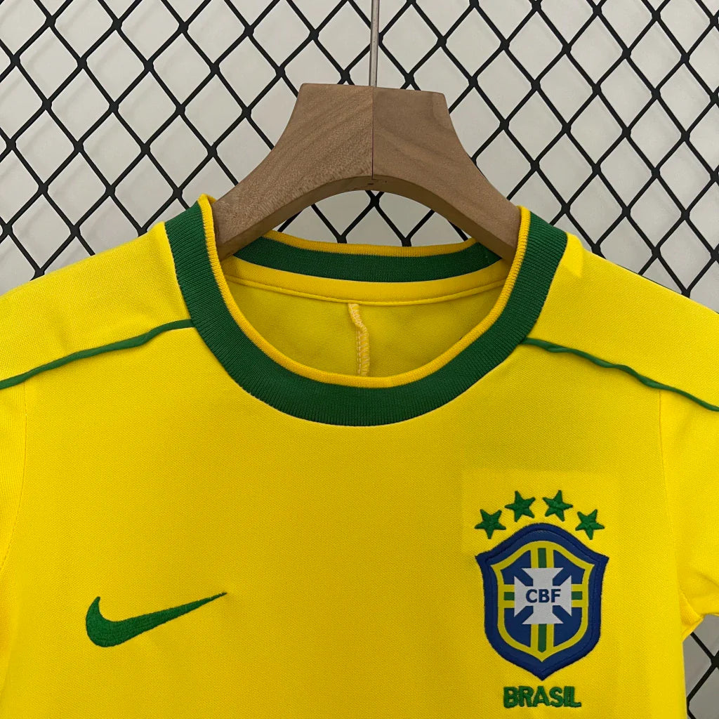 Conjunto Infantil retro Brasil principal 1998 - amarilla