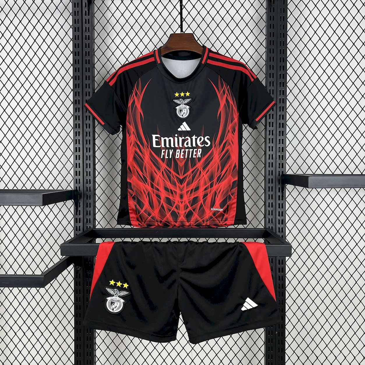 Conjunto infantil concept negra y roja 2025/26