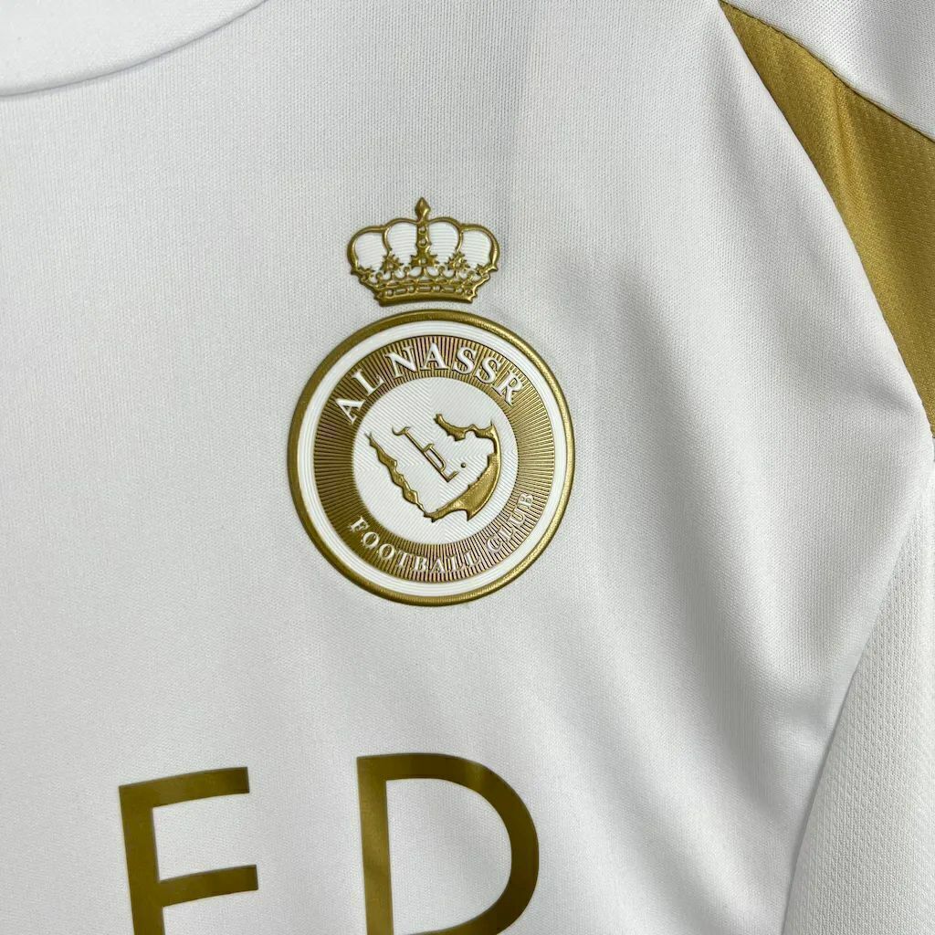 Conjunto infantil Al Nassr blanco y dorado 24/25