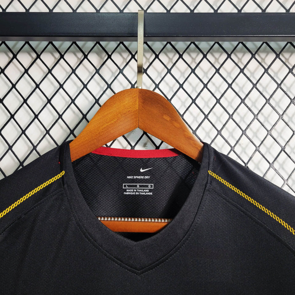 Camiseta Portugal retro negra 2006