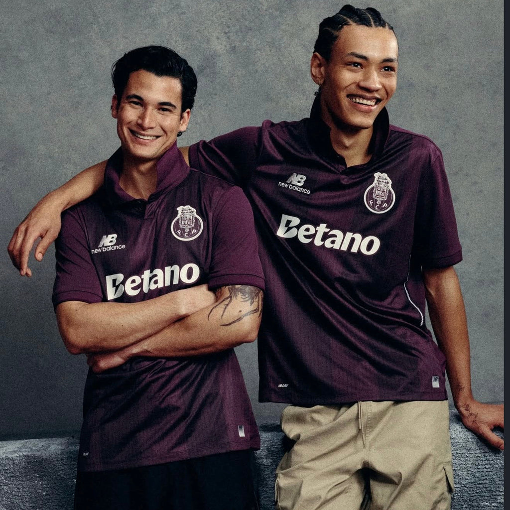 Camiseta dragón ALTERNATIVA 2026/27 rubi secundario