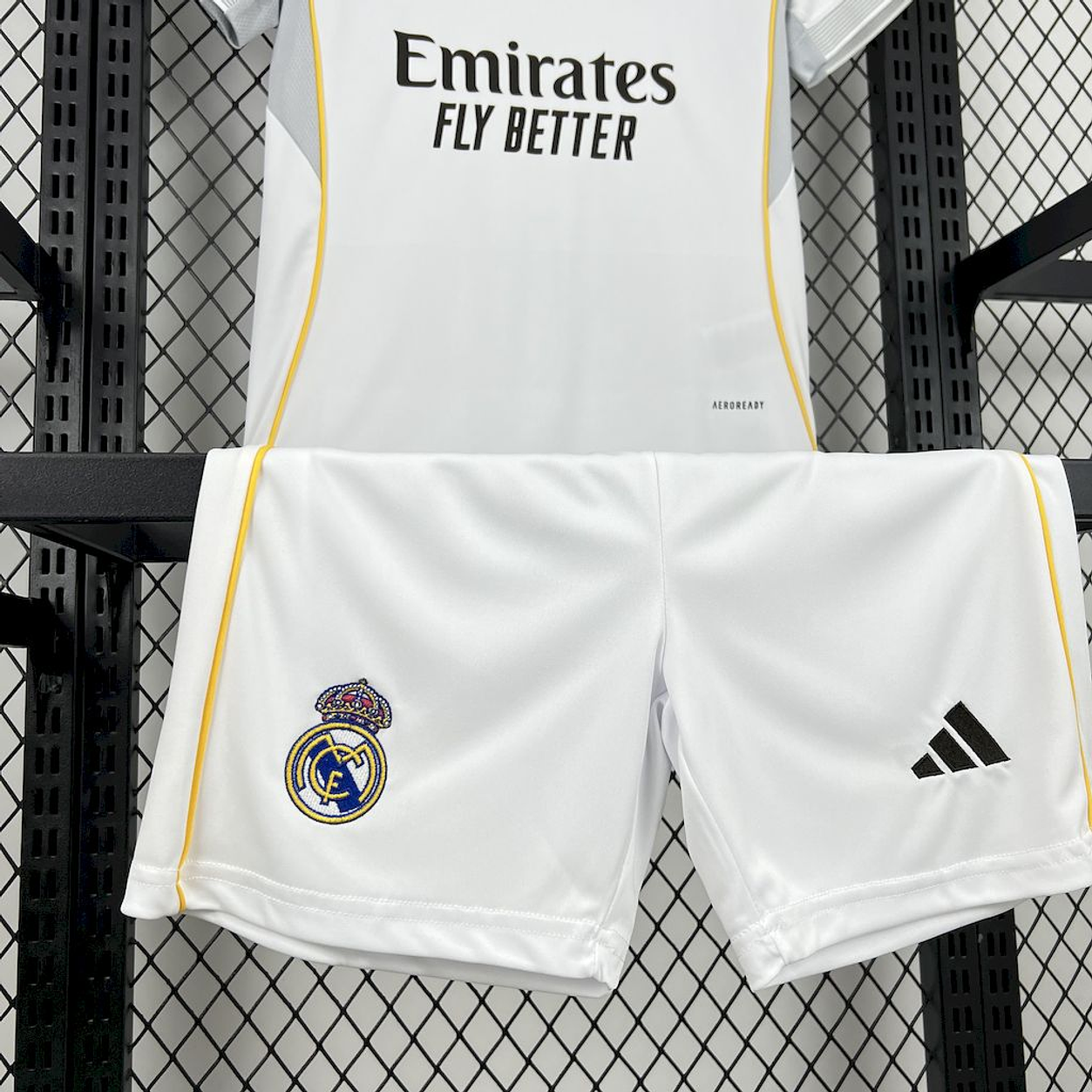 Conjunto Infantil Real Madrid local blanco 2025/26