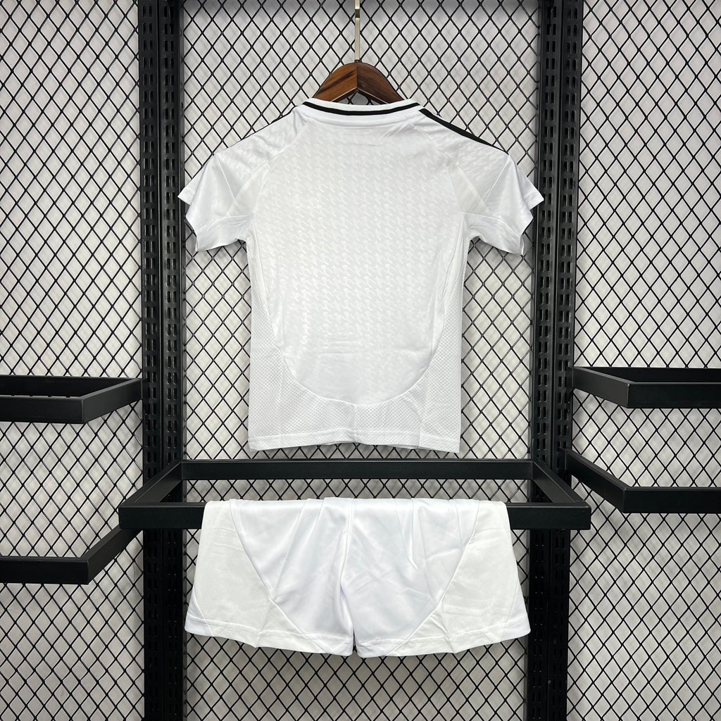 Conjunto Infantil Real Madrid local blanco 2024/25