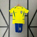Conjunto Infantil retro Brasil principal 2002 - amarilla