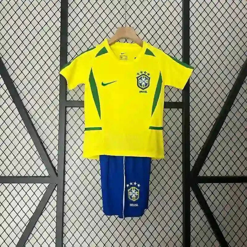 Conjunto Infantil retro Brasil principal 2002 - amarilla