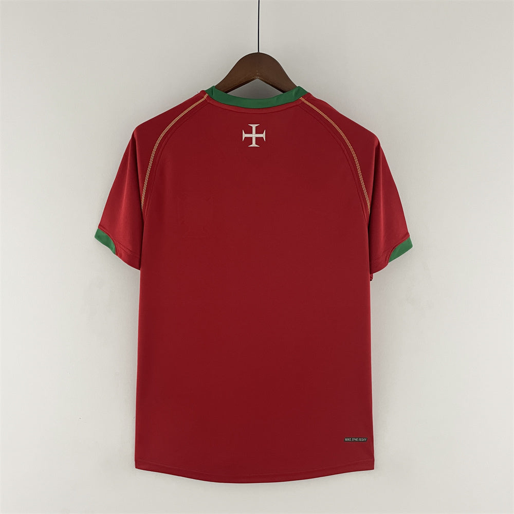 Camiseta Portugal retro roja 2006/07