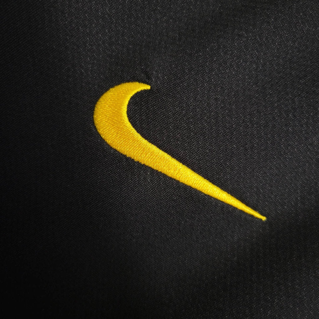 Camiseta Portugal retro negra 2006