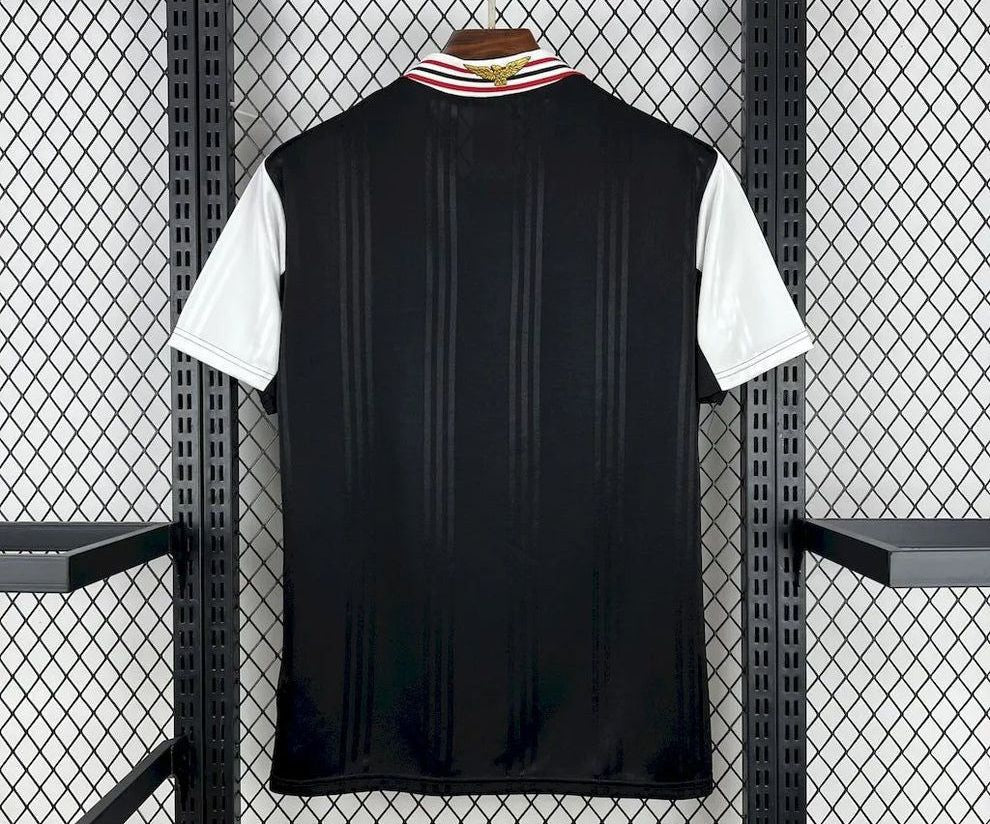 Camiseta retro negra alternativa 1997/98