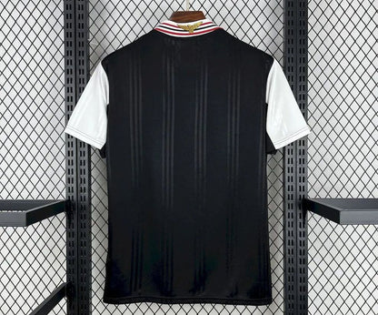 Camiseta retro negra alternativa 1997/98